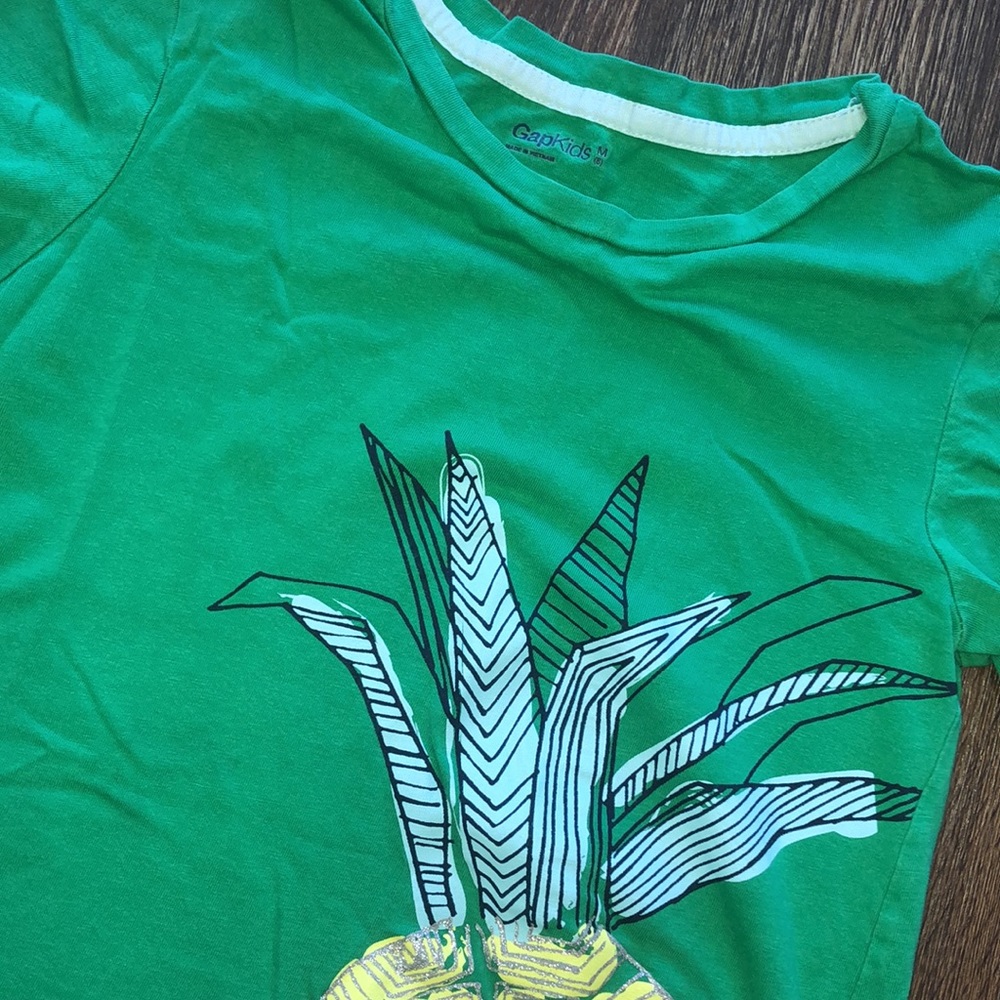 Graphic tees - Picture 10 of 11